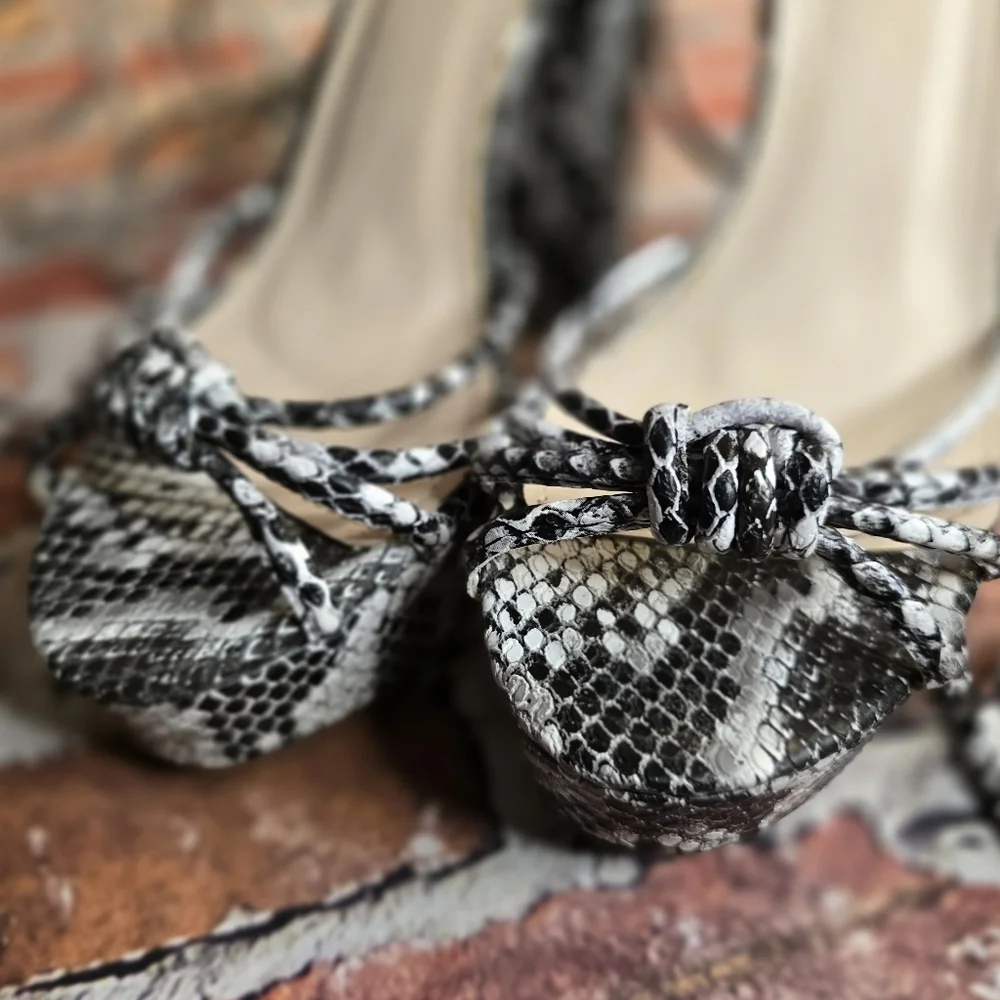 Simmi London Blaxk and White Snakeskin Ankle Wrap Sandle Size 6